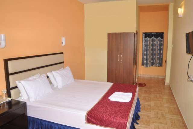 Well-appointed room in a guest house, ideal for backpackers