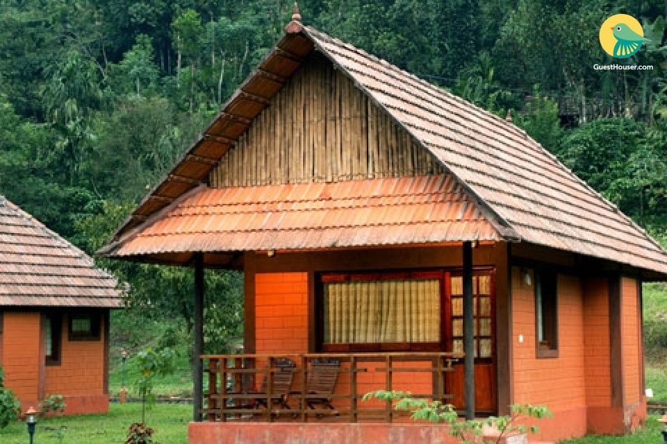 Well-appointed cottage near Pookote Lake
