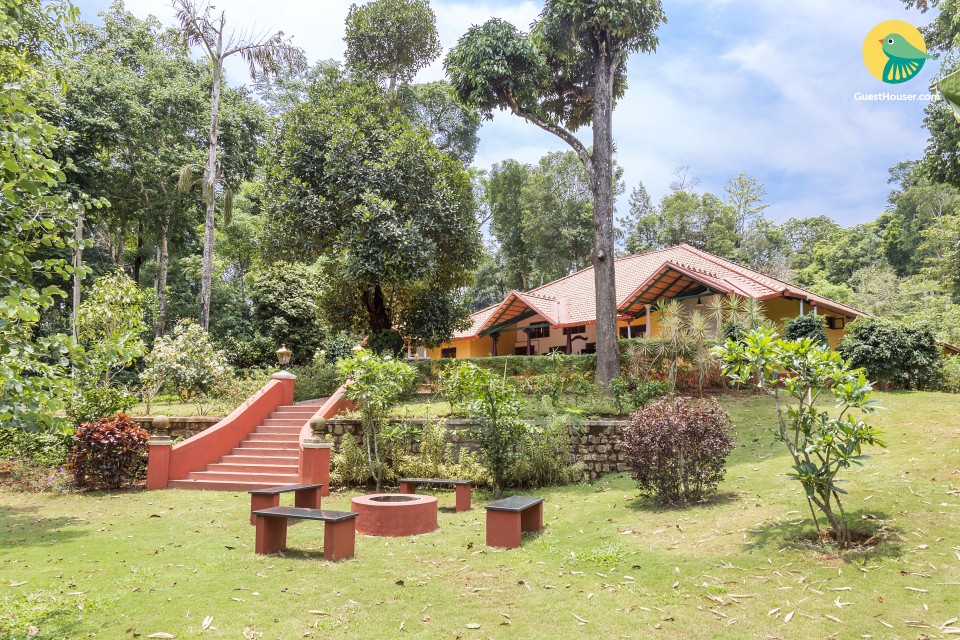Traditional 5-BR retreat for large groups