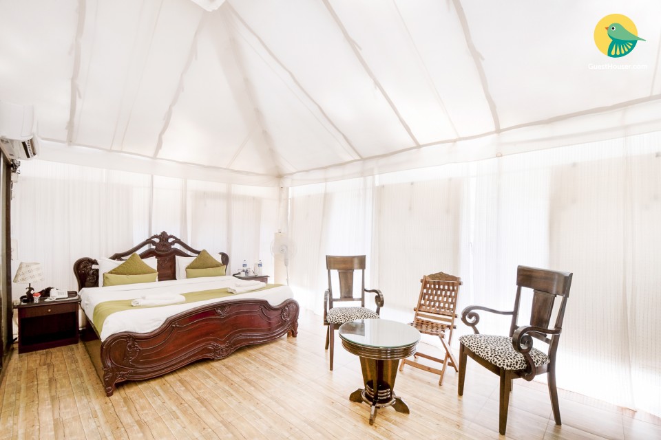 Tent stay for those on a romantic escapade, 150 m from Ashwem Beach