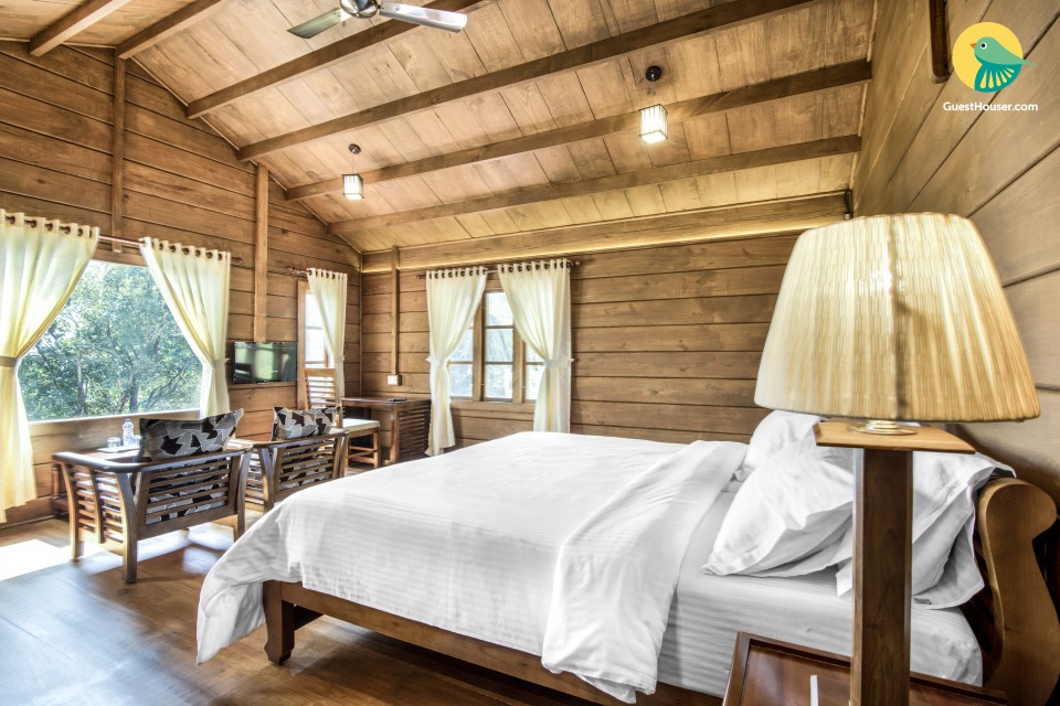 Postcard-perfect hideaway for a romantic vacation
