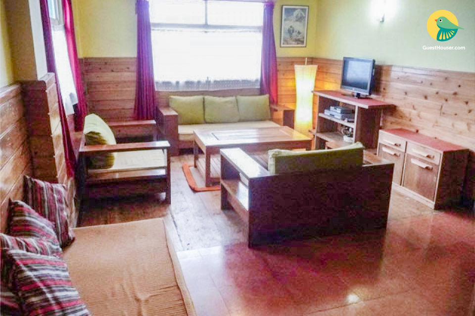 Well-appointed BnB for four, near railway station