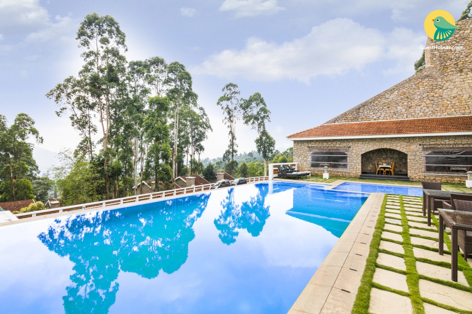 Opulent retreat with a pool, ideal for a romantic vacation